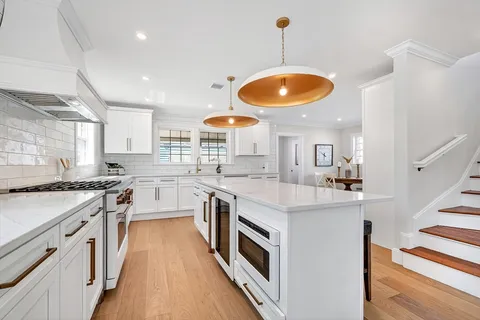 $989,900 | 1078 Main Street, Melrose, MA 02176
