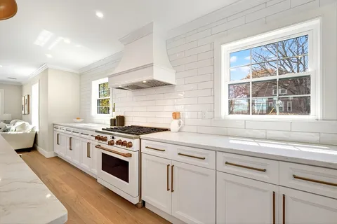 $989,900 | 1078 Main Street, Melrose, MA 02176
