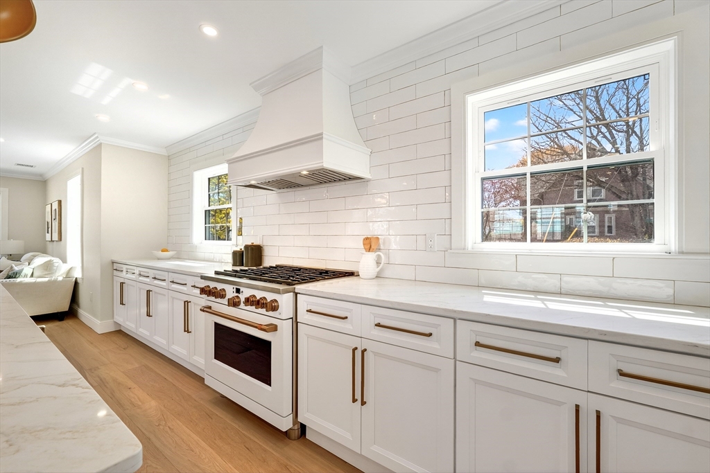 1078 Main Street Melrose, MA 02176 - Photo 15 of 39