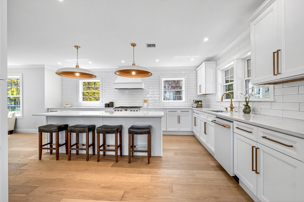 1078 Main Street Melrose, MA 02176 - Photo 19 of 39