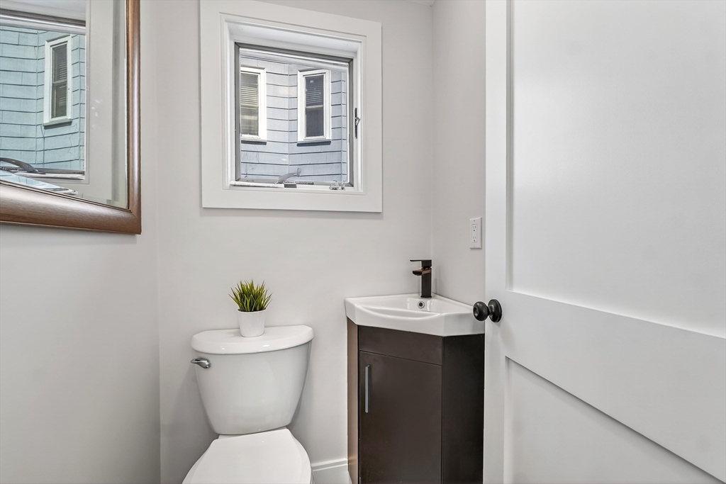 1078 Main Street Melrose, MA 02176 - Photo 22 of 39