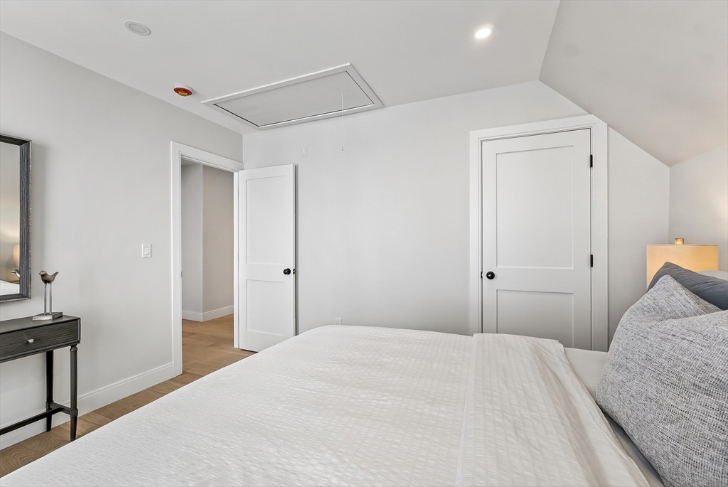 1078 Main Street Melrose, MA 02176 - Photo 25 of 39