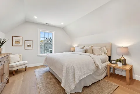 $989,900 | 1078 Main Street, Melrose, MA 02176