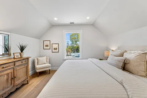 $989,900 | 1078 Main Street, Melrose, MA 02176