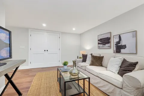 $989,900 | 1078 Main Street, Melrose, MA 02176