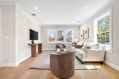 $989,900 | 1078 Main Street, Melrose, MA 02176