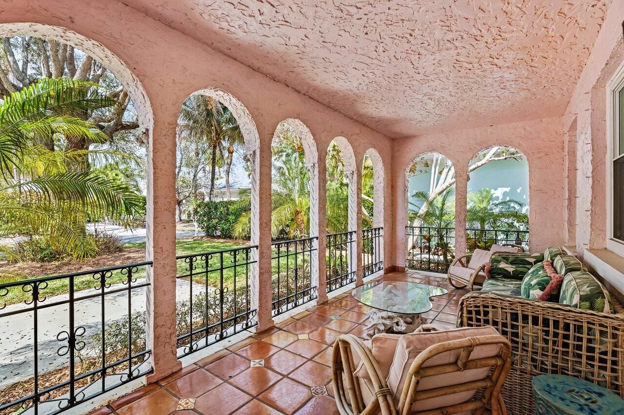 217 Coconut Avenue Stuart, FL 34996 - Photo 2 of 30 006-217CoconutAvenue-Stuart-FL-34996-SMA