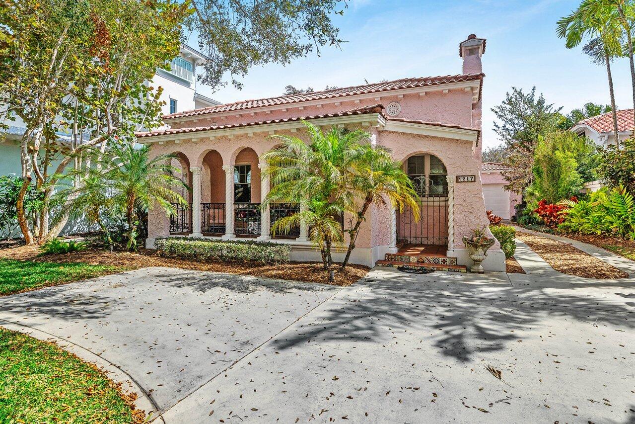 217 Coconut Avenue Stuart, FL 34996 - Photo 7 of 30 002-217CoconutAvenue-Stuart-FL-34996-SMA
