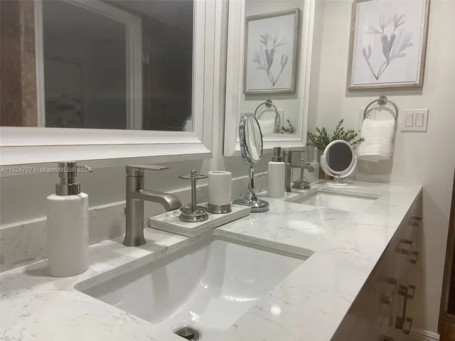 a close view of sink and tap