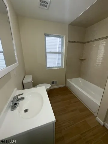 $2,850 | 487 South 18th Street, Unit 2, Newark, NJ 07103