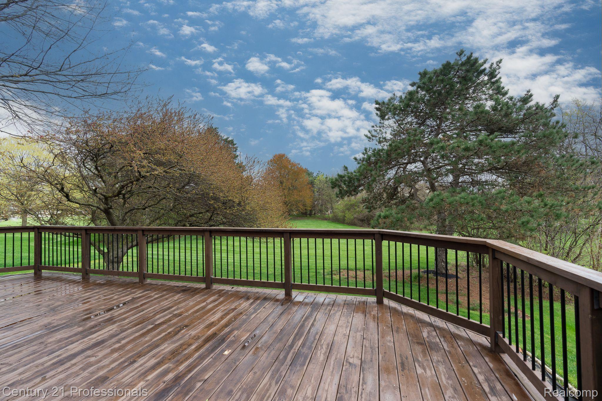 1643 Hillside Lane Rochester, MI 48307 - Photo 5 of 48 Gallery Image 5