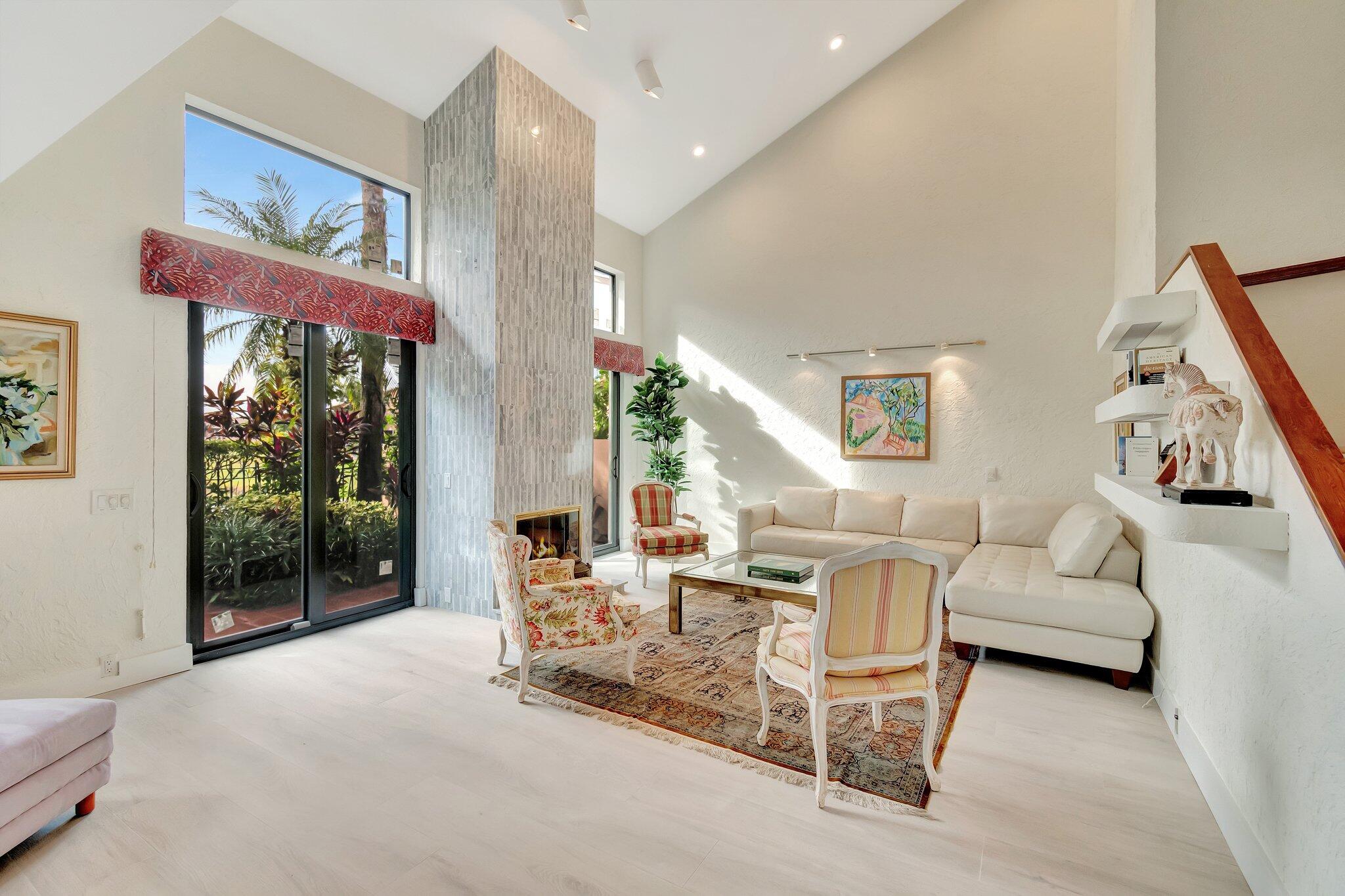 6427 Via Rosa Boca Raton, FL 33433 - Photo 26 of 80 Living Room