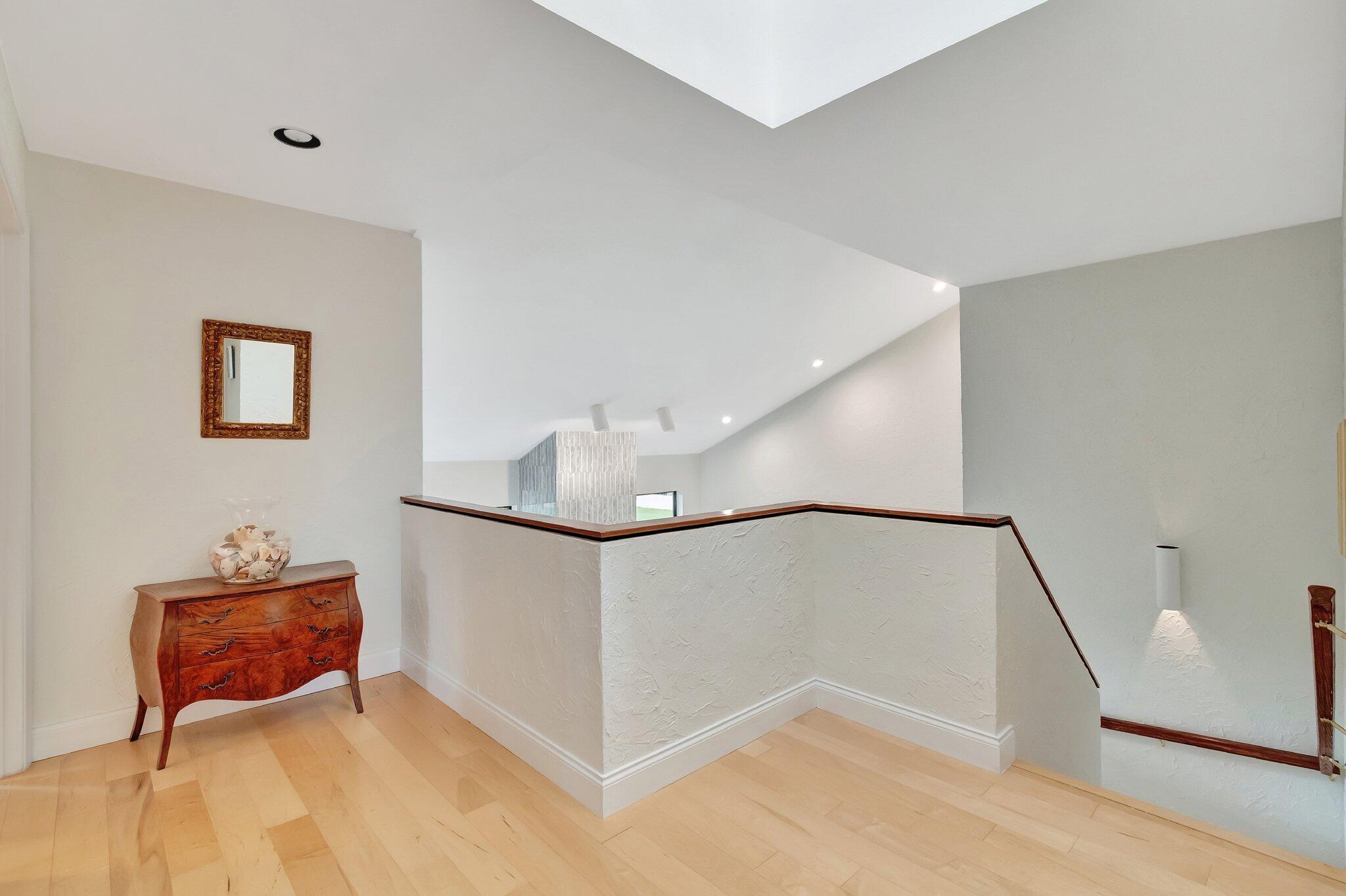 6427 Via Rosa Boca Raton, FL 33433 - Photo 41 of 80 Hall way by Primary Bedroom