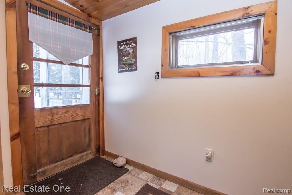 4284 Pheasant Road Lincoln, MI 48742 - Photo 16 of 25 Front door