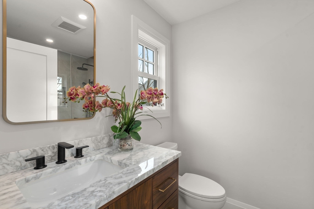 33 Dickson Avenue Arlington, MA 02474 - Photo 19 of 34