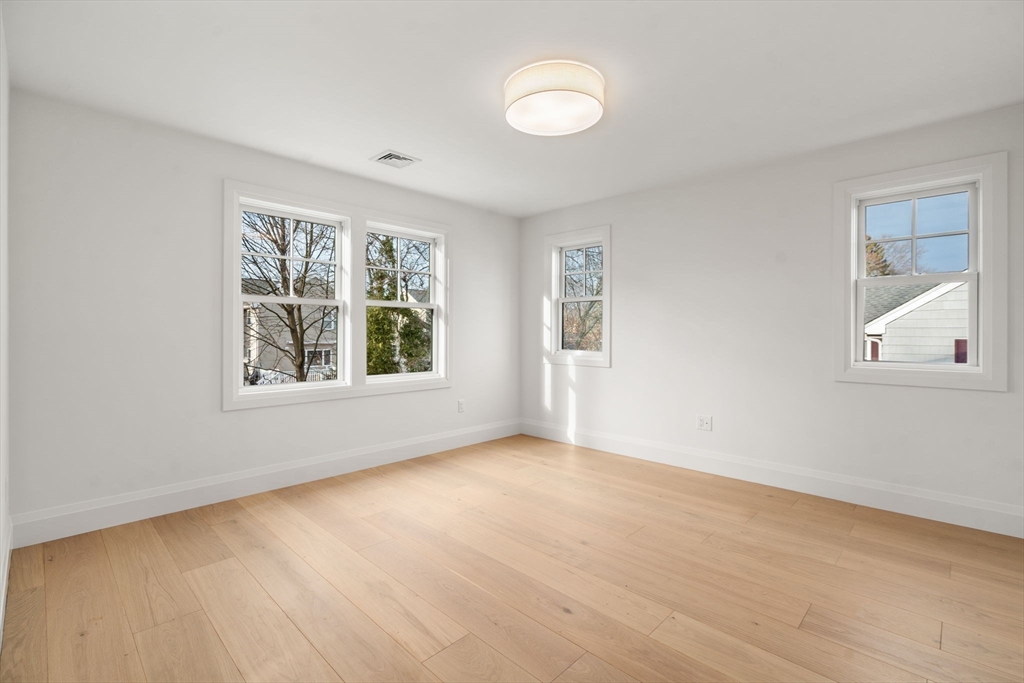 33 Dickson Avenue Arlington, MA 02474 - Photo 24 of 34