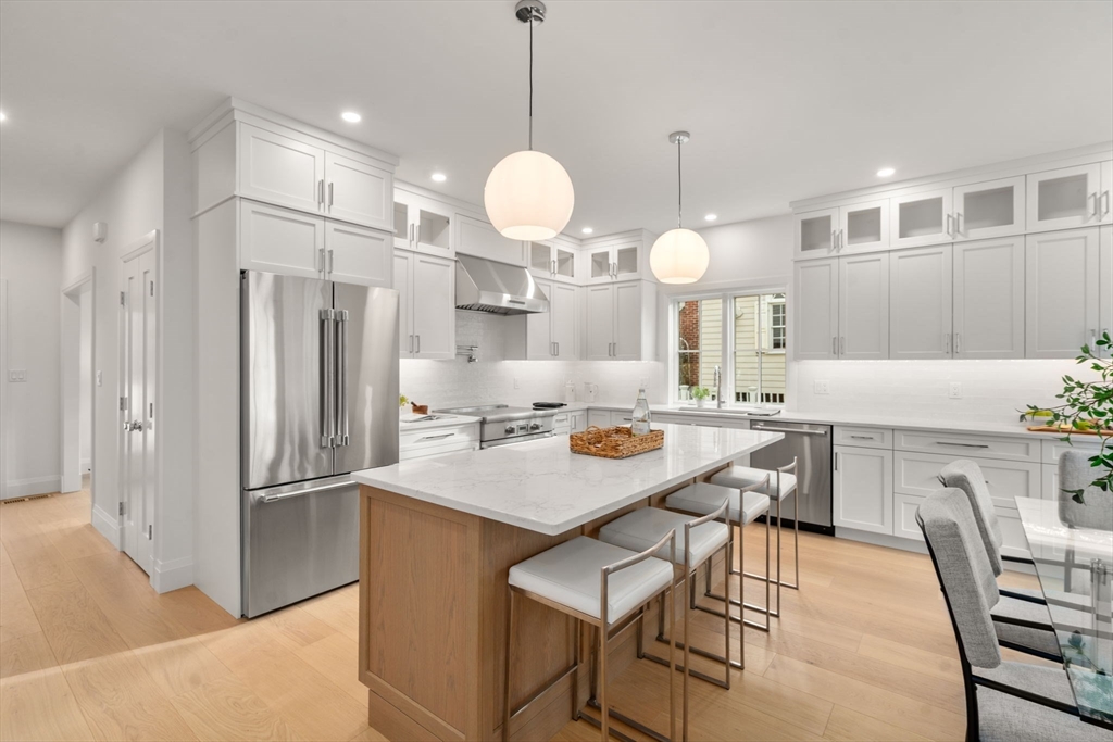 33 Dickson Avenue Arlington, MA 02474 - Photo 3 of 34