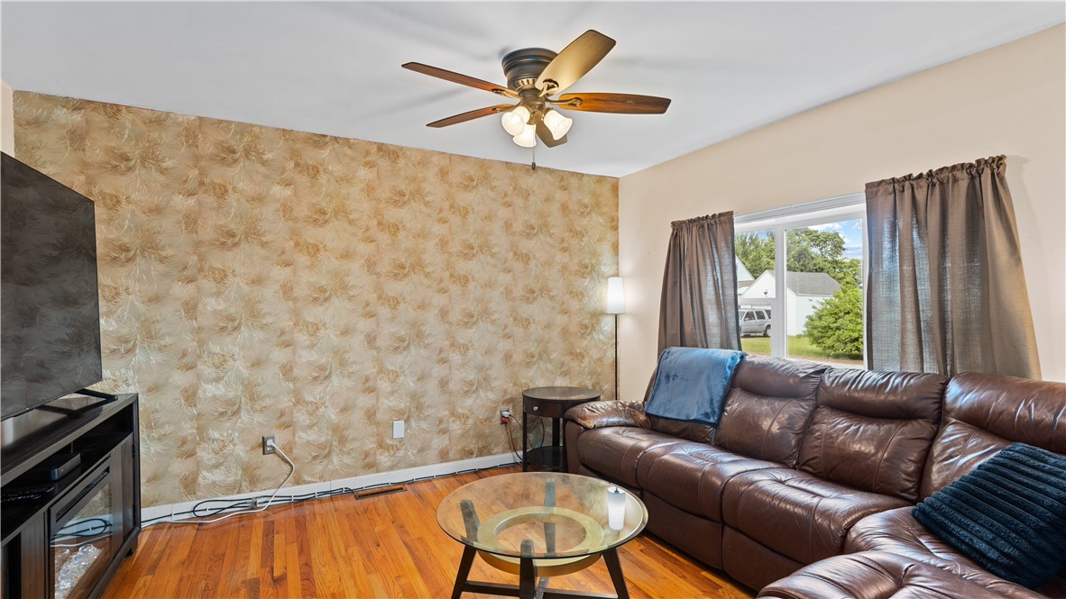 427 Elm Street Warwick, RI 02888 - Photo 9 of 36