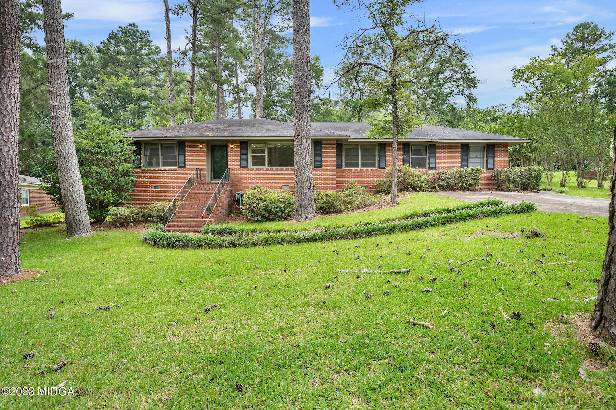816 Windsor Road Macon, GA 31204 - Photo 2 of 35 230630_816_Windsor_RD_Macon_0151
