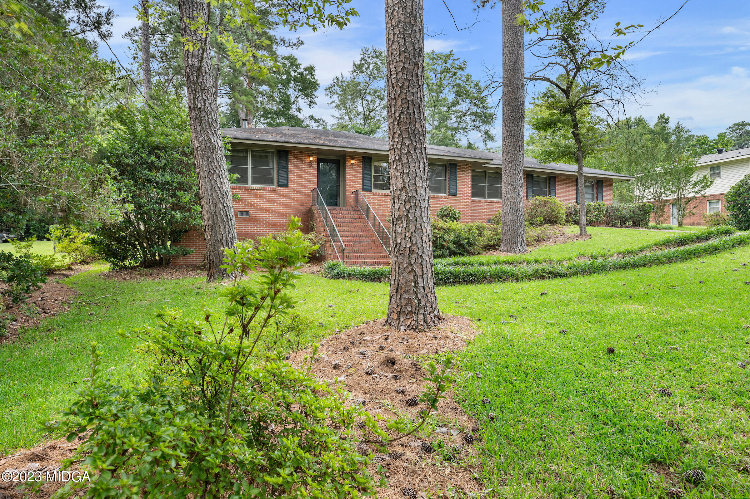 816 Windsor Road Macon, GA 31204 - Photo 3 of 35 230630_816_Windsor_RD_Macon_0154