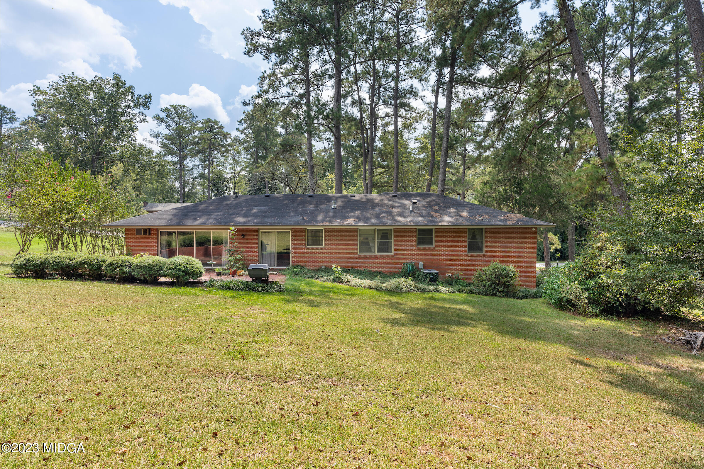 816 Windsor Road Macon, GA 31204 - Photo 31 of 35 230913_Pickup_Macon_0083