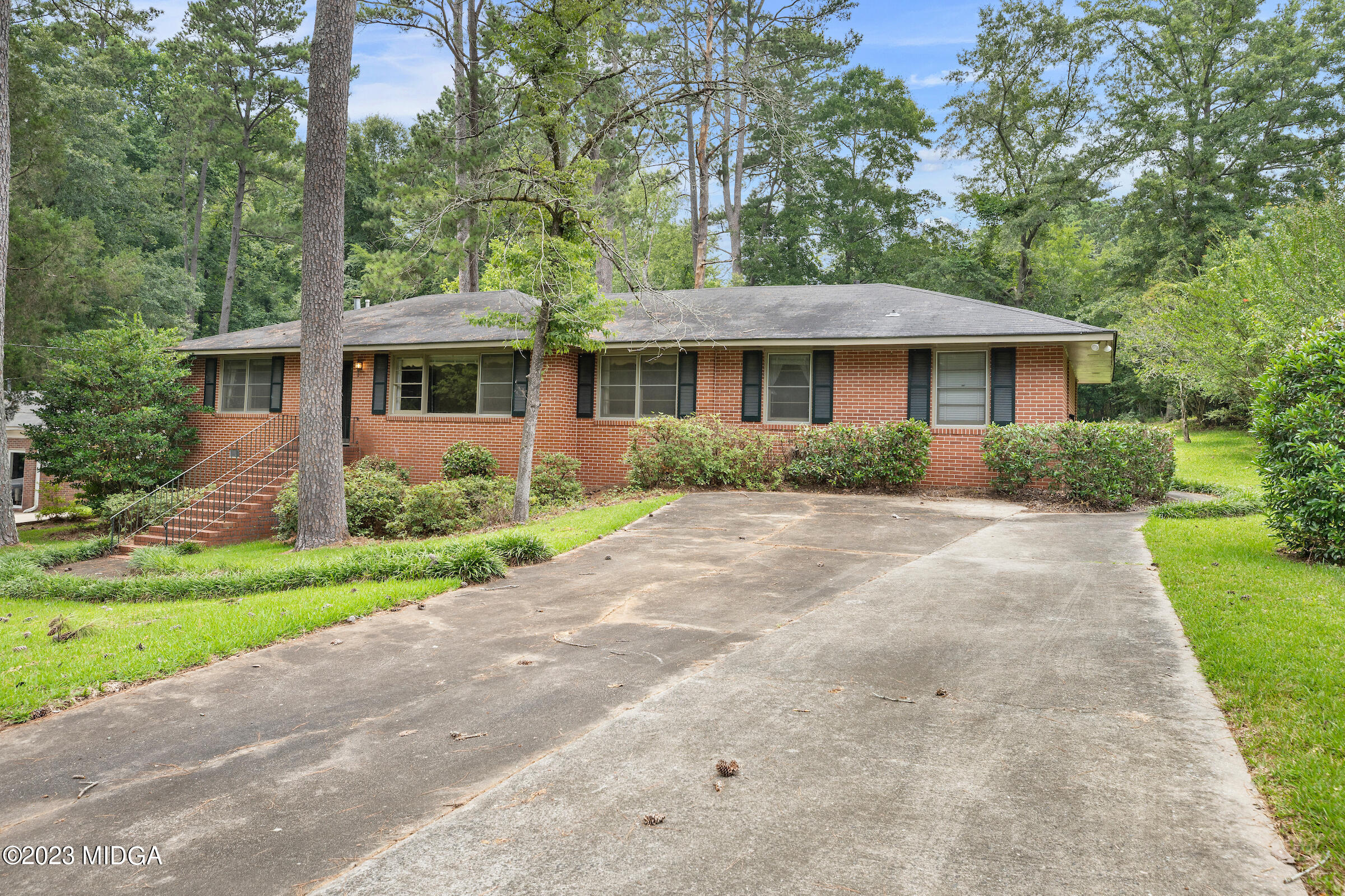 816 Windsor Road Macon, GA 31204 - Photo 4 of 35 230630_816_Windsor_RD_Macon_0148