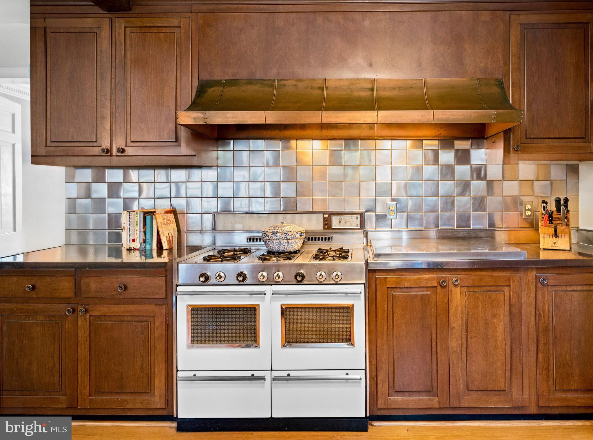 7215 Helmsdale Road Bethesda, MD 20817 - Photo 10 of 19