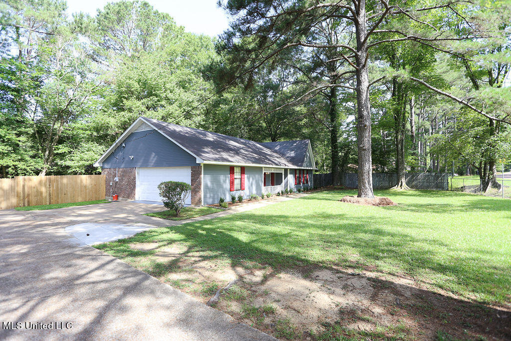 4103 Rainey Road Jackson, MS 39212 - Photo 3 of 28 IMG_2140