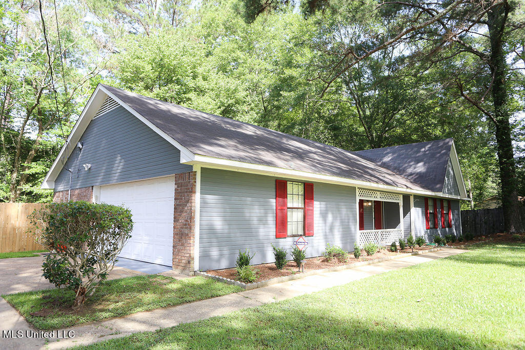 4103 Rainey Road Jackson, MS 39212 - Photo 5 of 28 IMG_2147