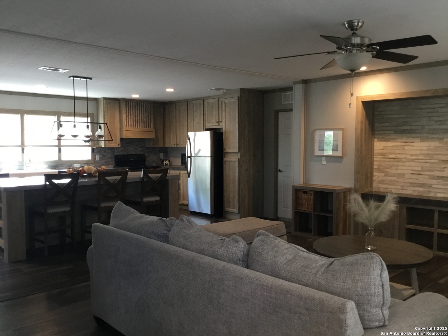 680 Southeast Front Avenue Sabinal, TX 78881 - Photo 11 of 37