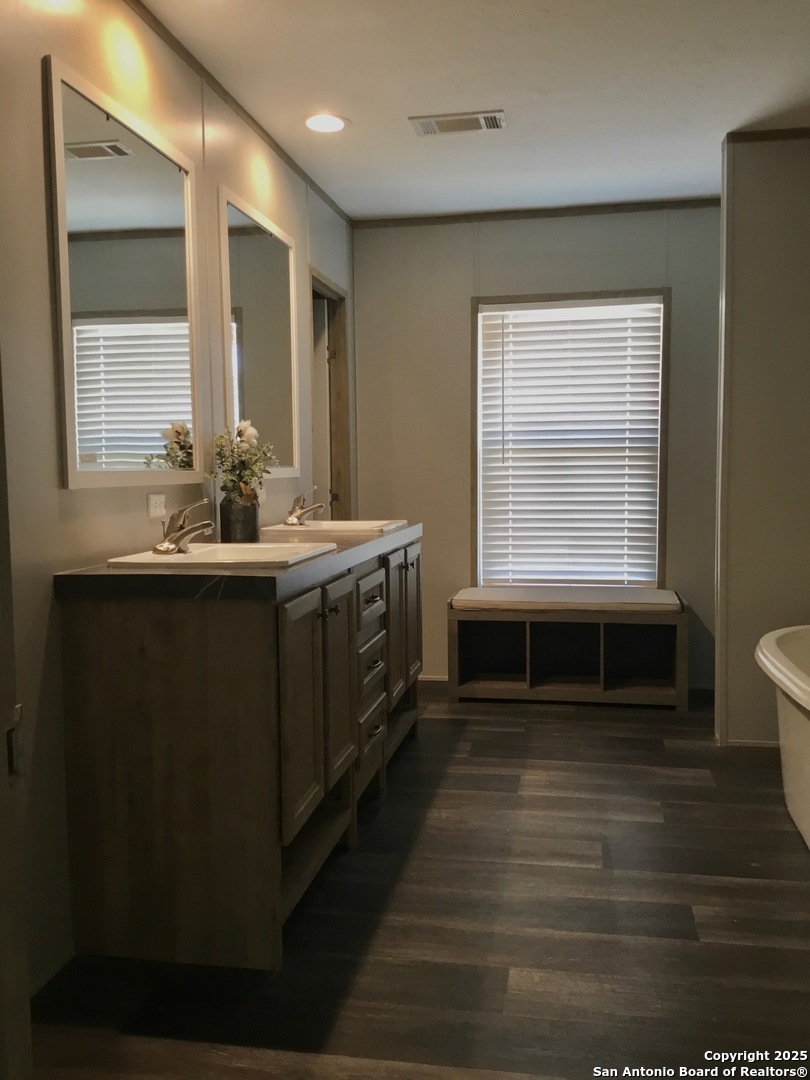 680 Southeast Front Avenue Sabinal, TX 78881 - Photo 23 of 37
