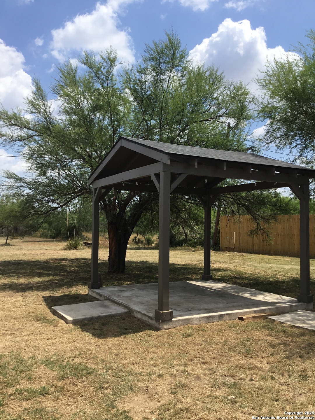680 Southeast Front Avenue Sabinal, TX 78881 - Photo 33 of 37