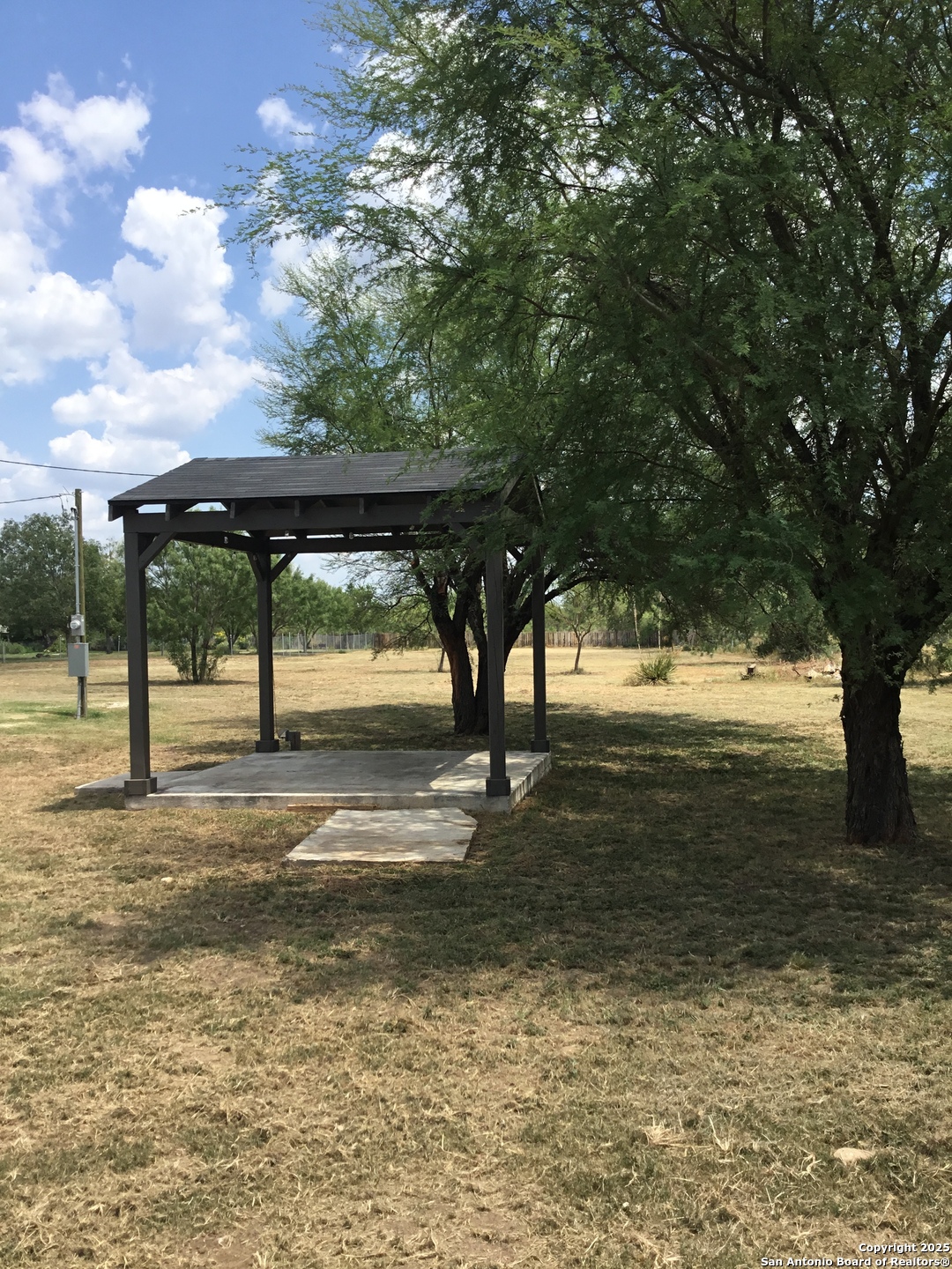 680 Southeast Front Avenue Sabinal, TX 78881 - Photo 34 of 37