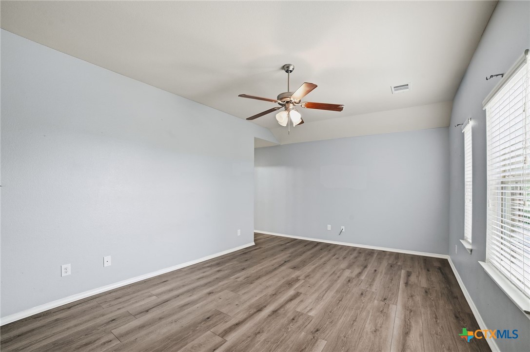 316 Housefinch Loop Leander, TX 78641 - Photo 29 of 37 Bedroom #4 - Large upstairs bedroom with flexible layout options.