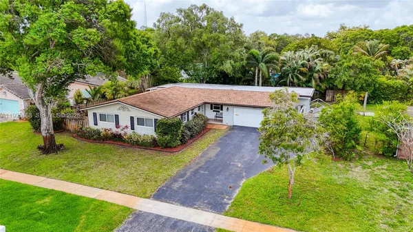 $849,900 | 661 Northwest 66th Avenue, Plantation, FL 33317
