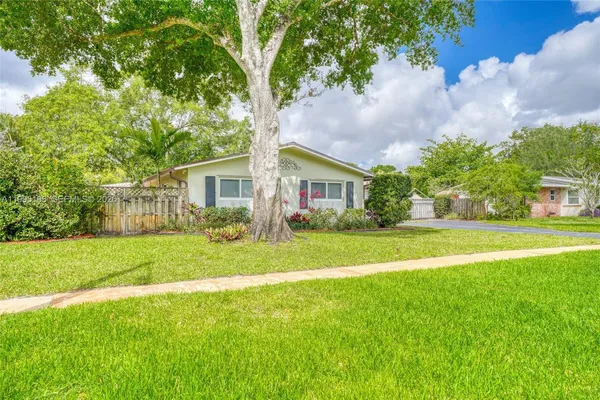 $849,900 | 661 Northwest 66th Avenue, Plantation, FL 33317