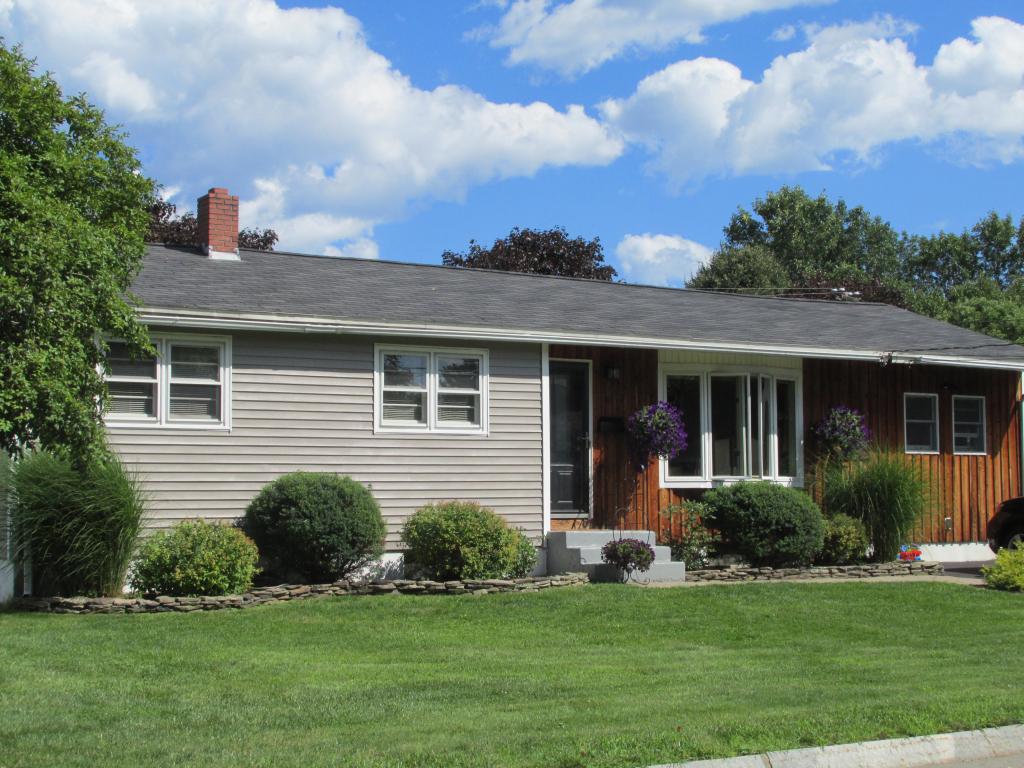 39 Coakley Road Portsmouth, NH 03801 - Photo 1 of 36 Gallery Image 1