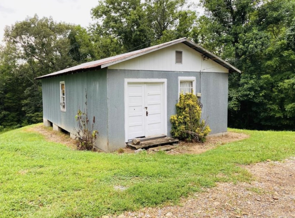 233 Antioch Road Bumpus Mills, TN 37028 - Photo 3 of 11 Gallery Image 3