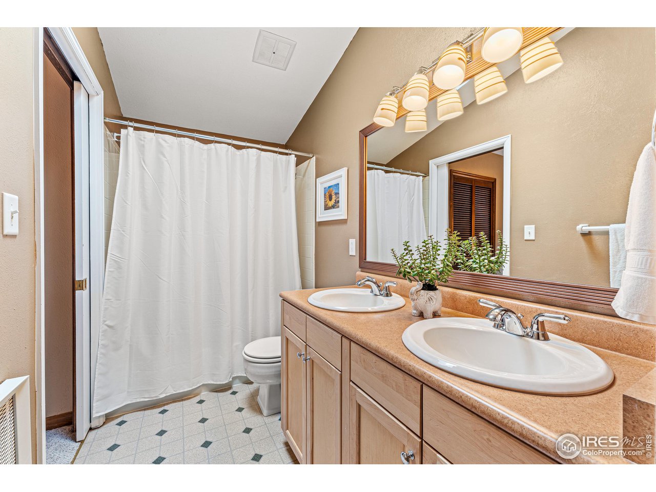 297 Broken Fence Road Boulder, CO 80302 - Photo 31 of 39 Upstairs full bath