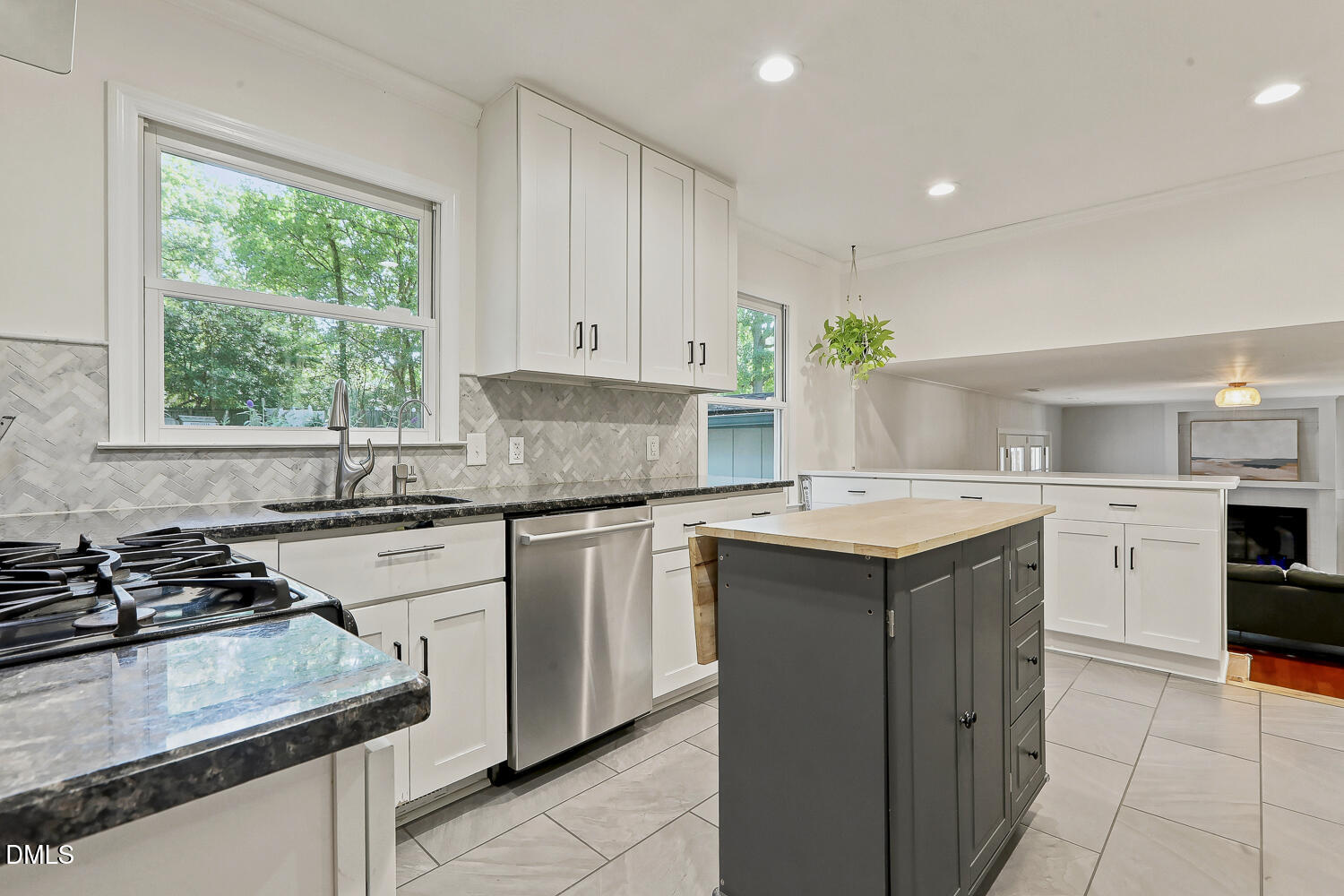 205 North Trail Drive Raleigh, NC 27615 - Photo 6 of 23 019