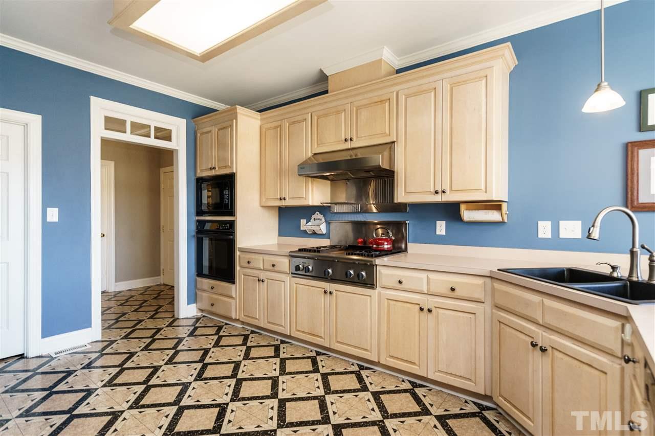 904 Windrow Lane Raleigh, NC 27603 - Photo 6 of 25