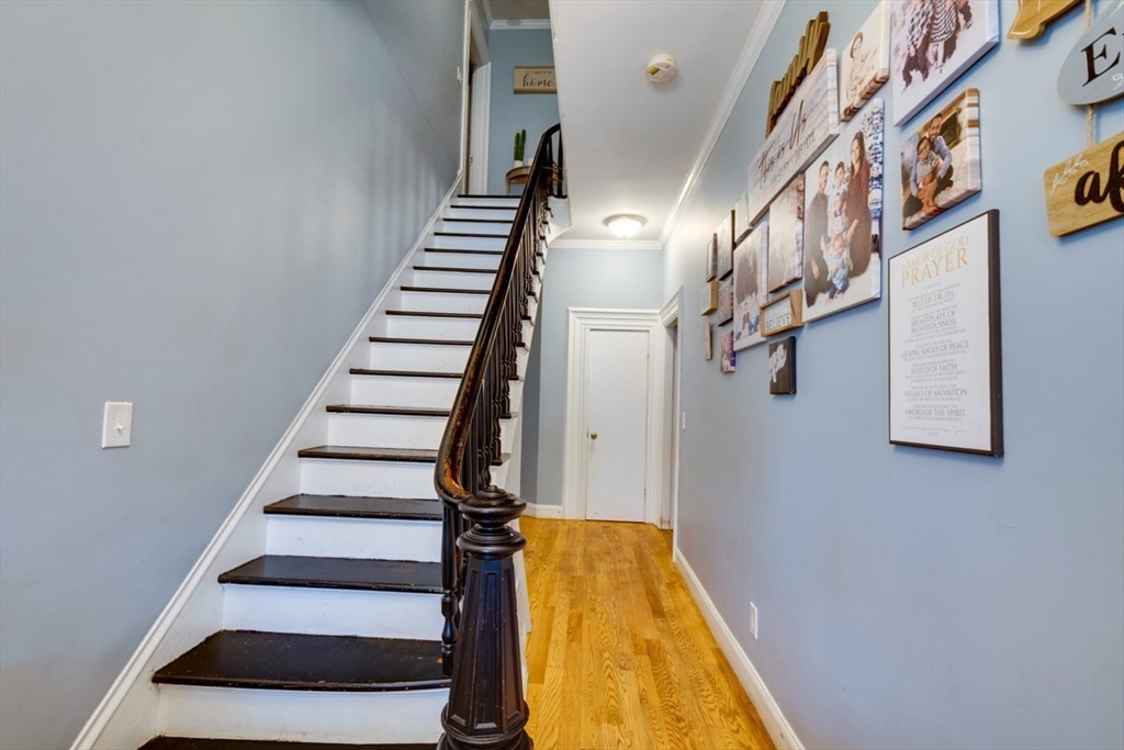 106 Walnut Street Clinton, MA 01510 - Photo 5 of 40 Gallery Image 5