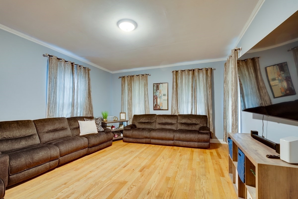 106 Walnut Street Clinton, MA 01510 - Photo 6 of 40 Gallery Image 6