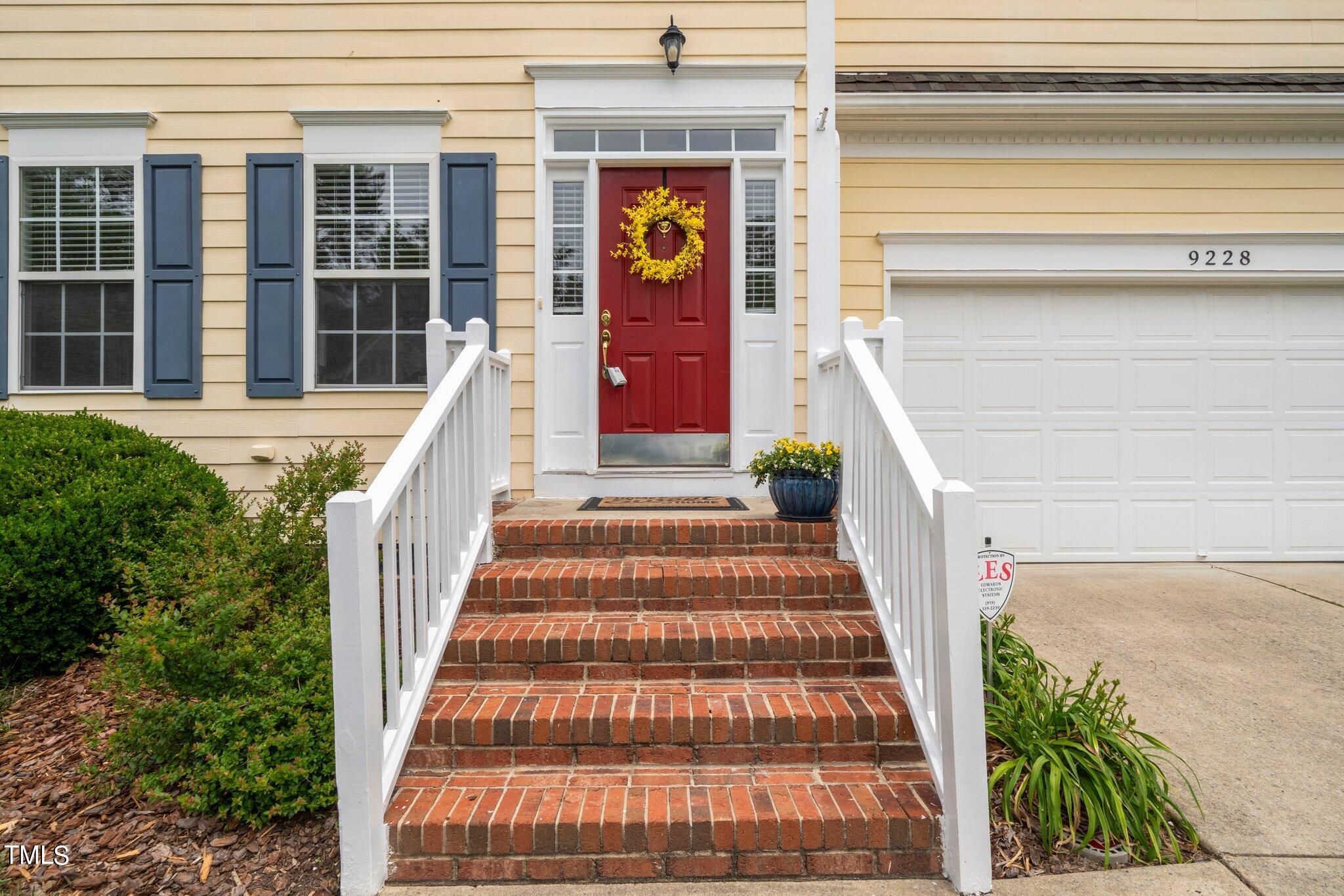 9228 Shallcross Way Raleigh, NC 27617 - Photo 3 of 34 4-web-or-mls-9228 Shallcross Way-139