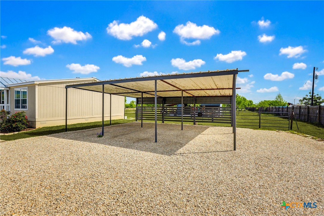 269 Callihan Road Lockhart, TX 78644 - Photo 4 of 34