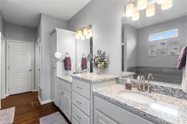 $465,000 | 907 North Willow Court, Tonganoxie, KS 66086