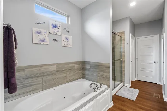 $465,000 | 907 North Willow Court, Tonganoxie, KS 66086