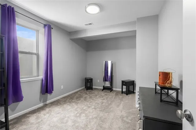 $465,000 | 907 North Willow Court, Tonganoxie, KS 66086