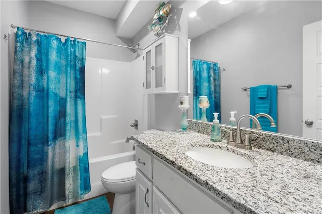 $465,000 | 907 North Willow Court, Tonganoxie, KS 66086