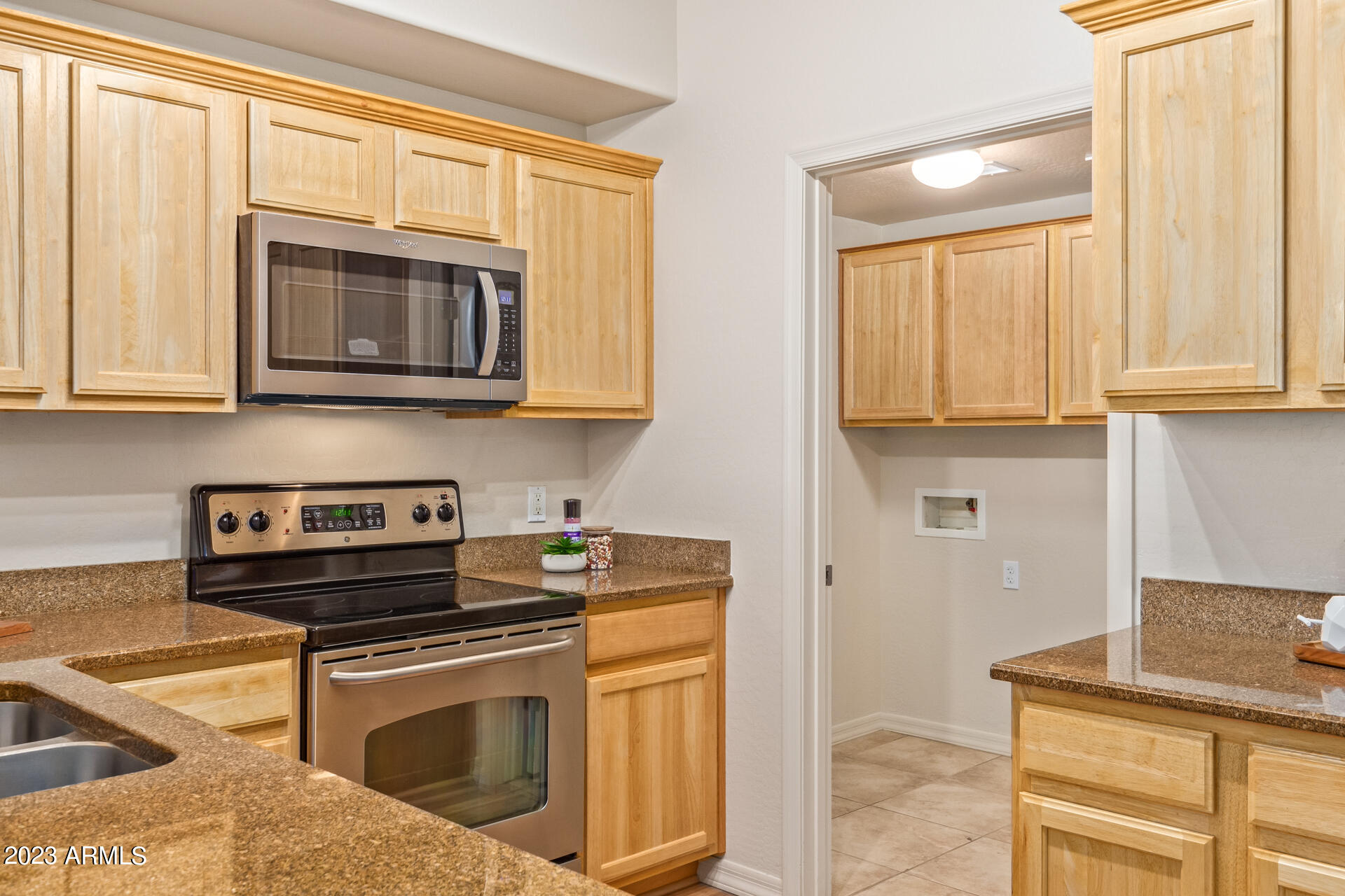 3330 South Gilbert Road, Unit 1012 Chandler, AZ 85286 - Photo 11 of 31 kitchen